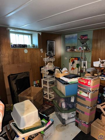 2240 SE Maryland AVE, Topeka, KS 66605