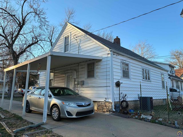 2240 SE Maryland AVE, Topeka, KS 66605