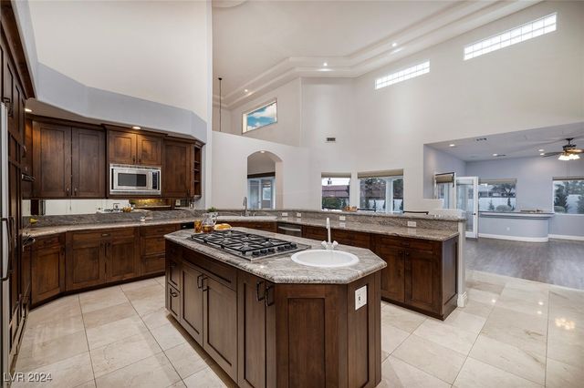 7421 Silver Palm Avenue, Las Vegas, NV 89117