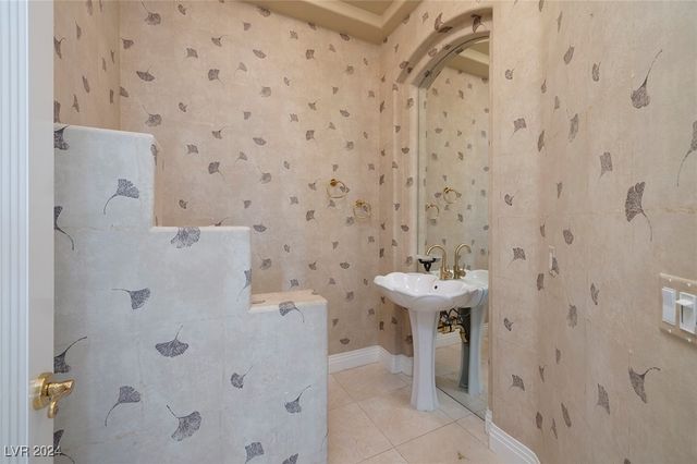 7421 Silver Palm Avenue, Las Vegas, NV 89117