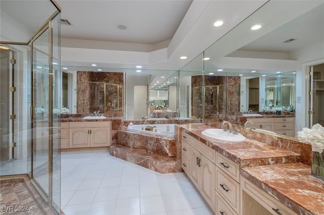 7421 Silver Palm Avenue, Las Vegas, NV 89117