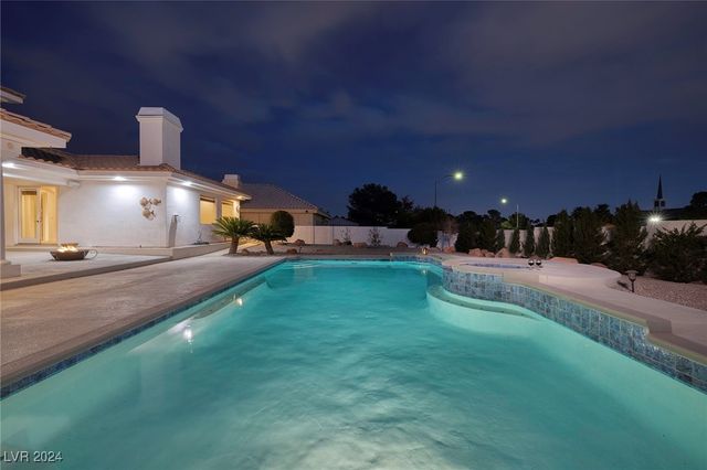 7421 Silver Palm Avenue, Las Vegas, NV 89117