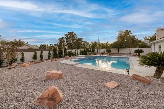 7421 Silver Palm Avenue, Las Vegas, NV 89117