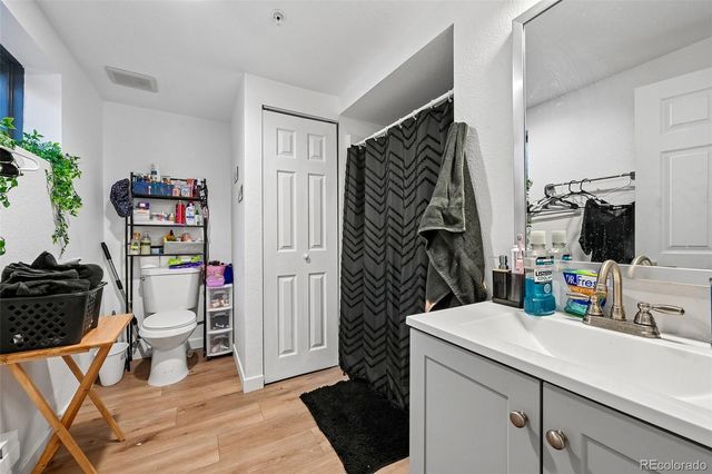5250 E Warren Avenue, Denver, CO 80222