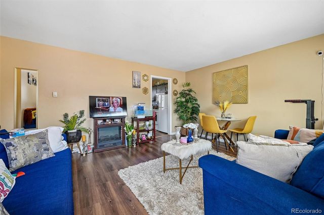 5250 E Warren Avenue, Denver, CO 80222