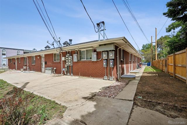 5250 E Warren Avenue, Denver, CO 80222
