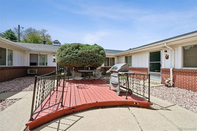 5250 E Warren Avenue, Denver, CO 80222