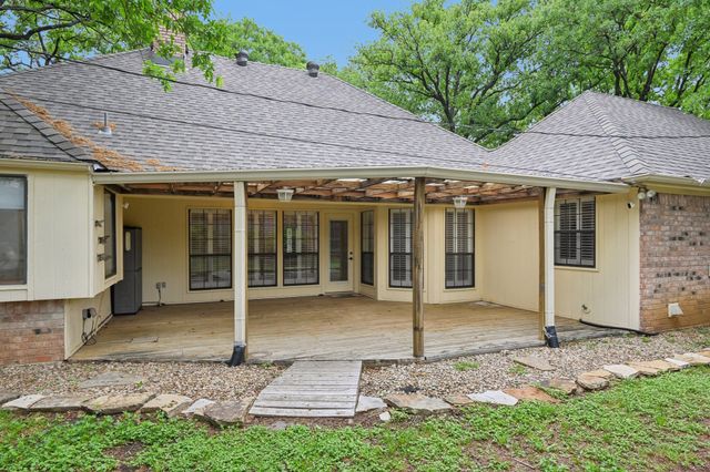 1026 Wood Hollow Lane, Burleson, TX 76028