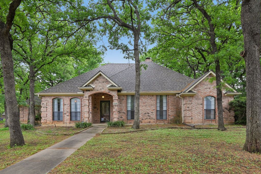 1026 Wood Hollow Lane, Burleson, TX 76028