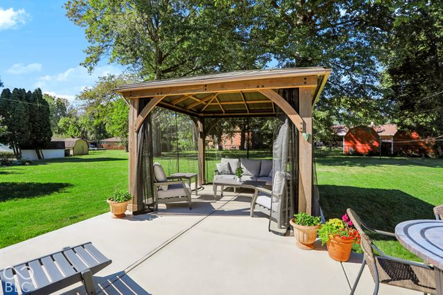 8150 Hi Vu Drive, Indianapolis, IN 46227