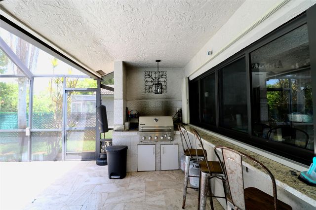 10859 NW 14th St, Coral Springs, FL 33071