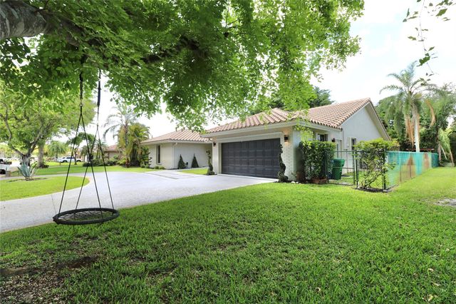 10859 NW 14th St, Coral Springs, FL 33071