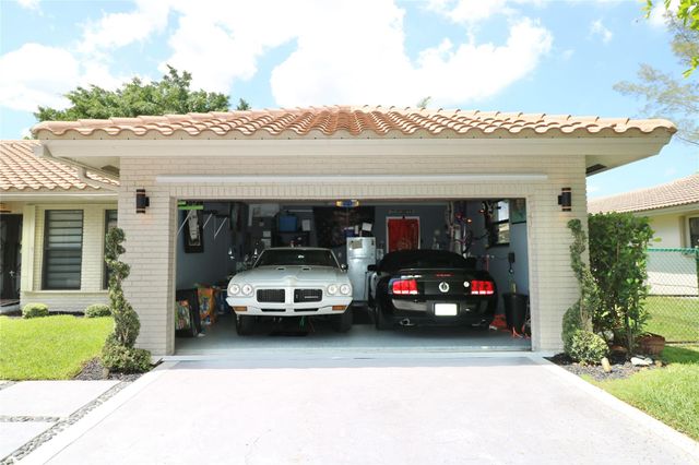 10859 NW 14th St, Coral Springs, FL 33071