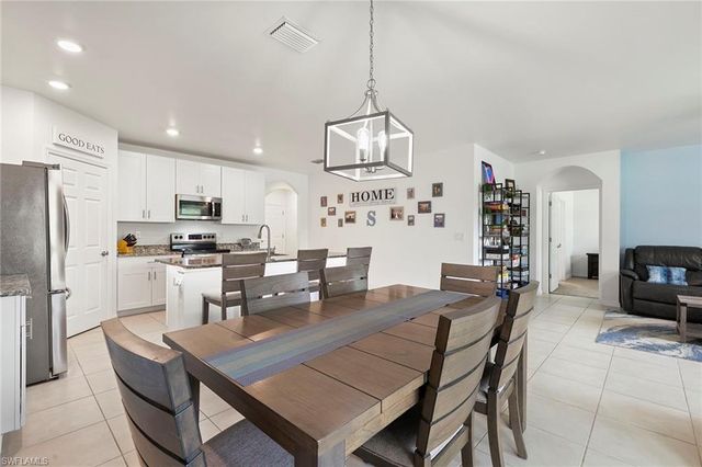 737 Hadley ST W, Naples, FL 34104