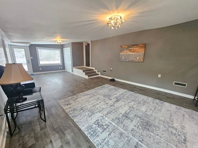2701 S Weinbach Avenue, Evansville, IN 47714