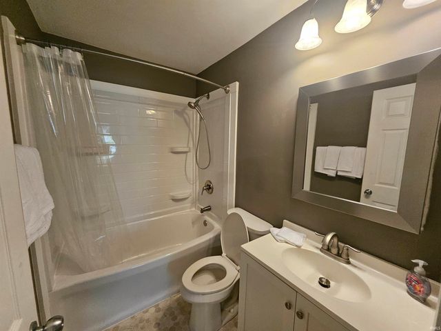 2701 S Weinbach Avenue, Evansville, IN 47714