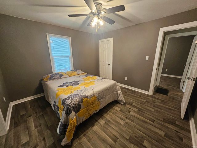 2701 S Weinbach Avenue, Evansville, IN 47714