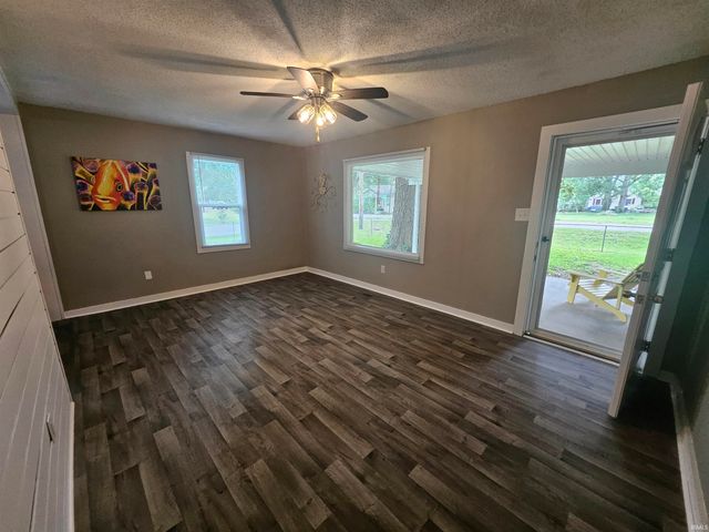 2701 S Weinbach Avenue, Evansville, IN 47714