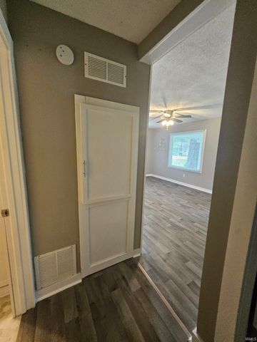 2701 S Weinbach Avenue, Evansville, IN 47714