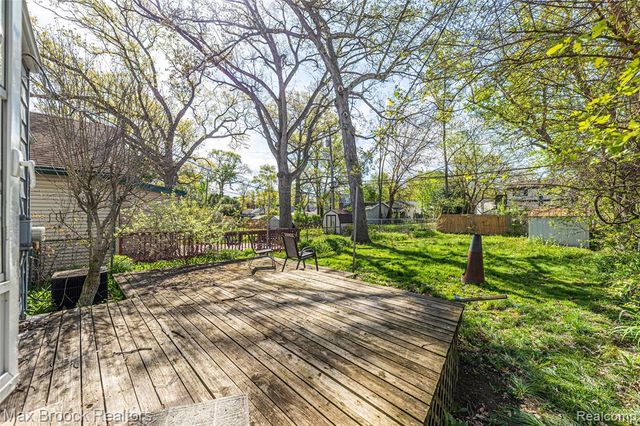 450 E Maplehurst Street, Ferndale, MI 48220