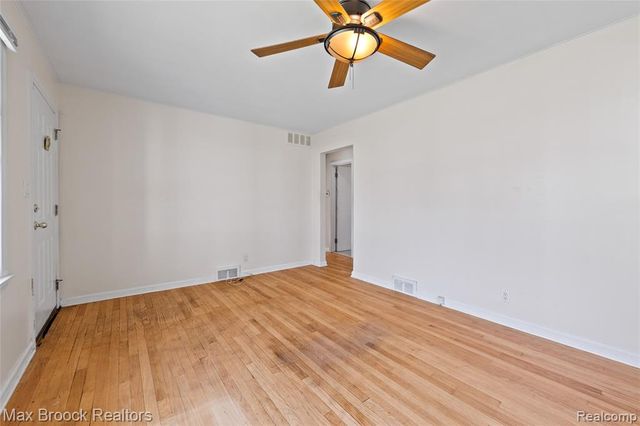 450 E Maplehurst Street, Ferndale, MI 48220