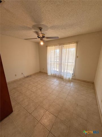 996 Carefree Drive, Victoria, TX 77905