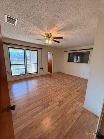 996 Carefree Drive, Victoria, TX 77905