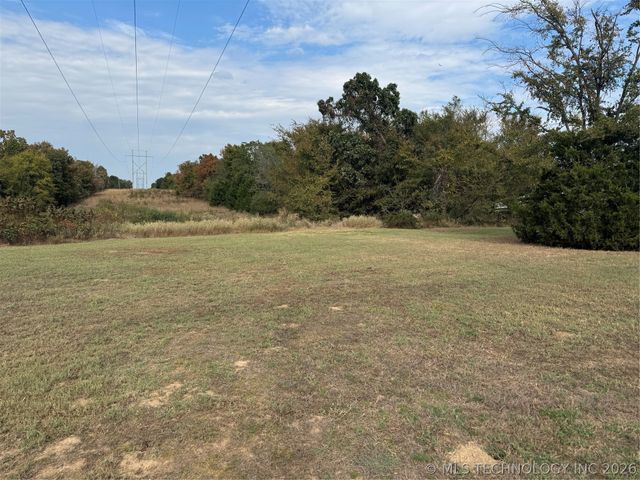 29279 S 27th Street East, Porum, OK 74455