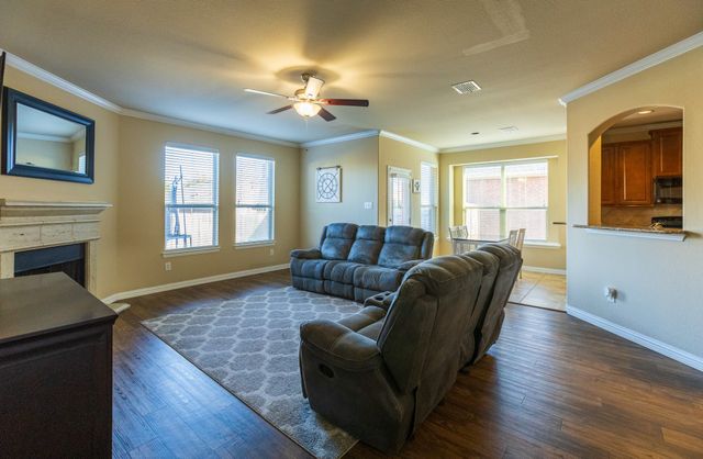 804 W Bend Boulevard, Burleson, TX 76028