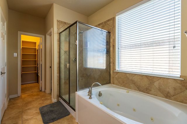 804 W Bend Boulevard, Burleson, TX 76028