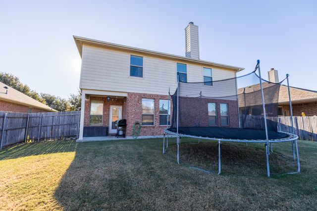 804 W Bend Boulevard, Burleson, TX 76028