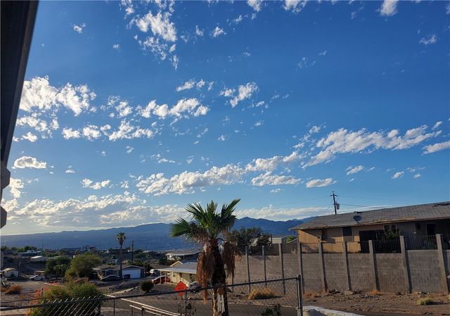 1694 Williams Drive, Bullhead City, AZ 86442