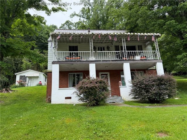 50 31st Square E, Nitro, WV 25143