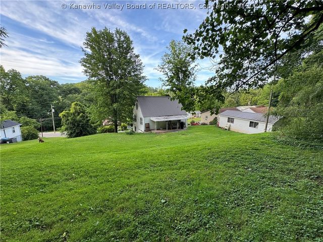 50 31st Square E, Nitro, WV 25143