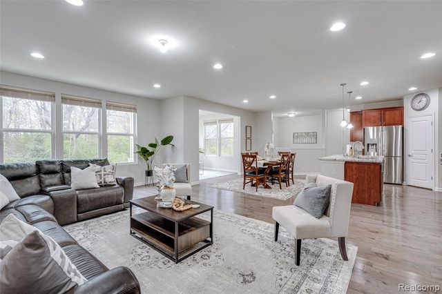 30065 Braeburn Street, New Hudson, MI 48165