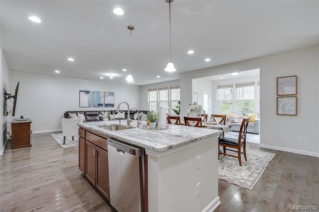 30065 Braeburn Street, New Hudson, MI 48165