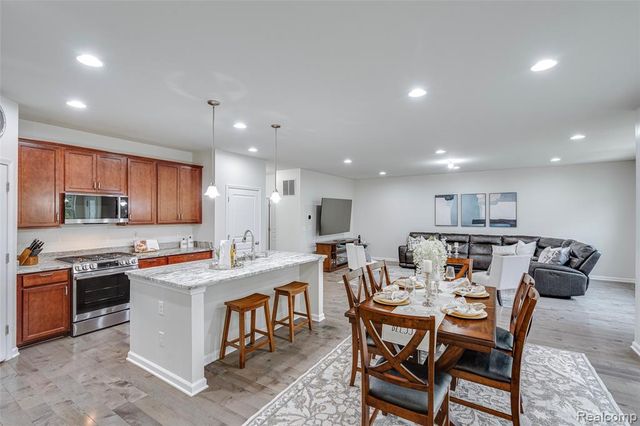 30065 Braeburn Street, New Hudson, MI 48165