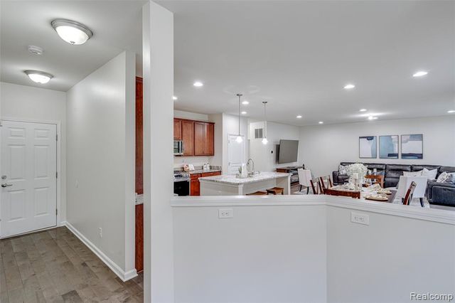 30065 Braeburn Street, New Hudson, MI 48165