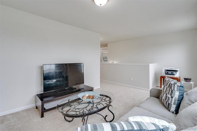 30065 Braeburn Street, New Hudson, MI 48165
