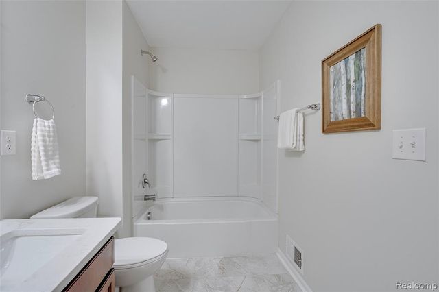 30065 Braeburn Street, New Hudson, MI 48165
