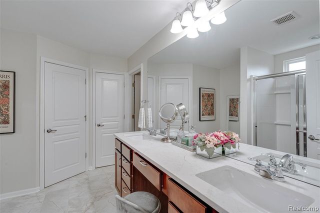 30065 Braeburn Street, New Hudson, MI 48165
