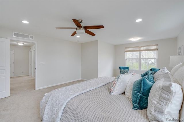 30065 Braeburn Street, New Hudson, MI 48165