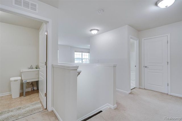 30065 Braeburn Street, New Hudson, MI 48165
