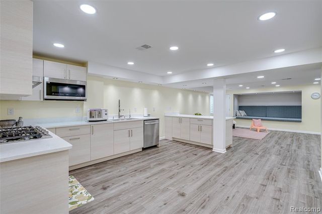 30065 Braeburn Street, New Hudson, MI 48165