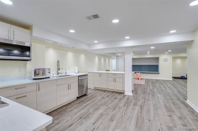 30065 Braeburn Street, New Hudson, MI 48165