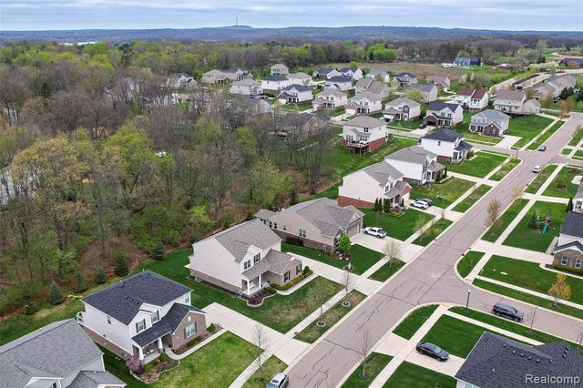 30065 Braeburn Street, New Hudson, MI 48165