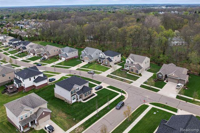 30065 Braeburn Street, New Hudson, MI 48165