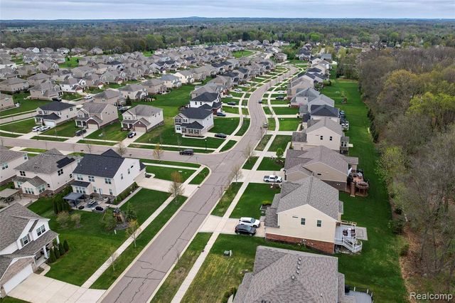 30065 Braeburn Street, New Hudson, MI 48165