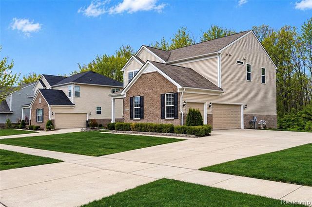 30065 Braeburn Street, New Hudson, MI 48165