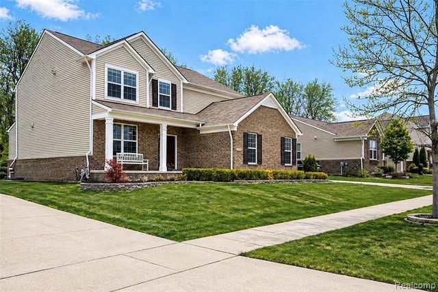 30065 Braeburn Street, New Hudson, MI 48165
